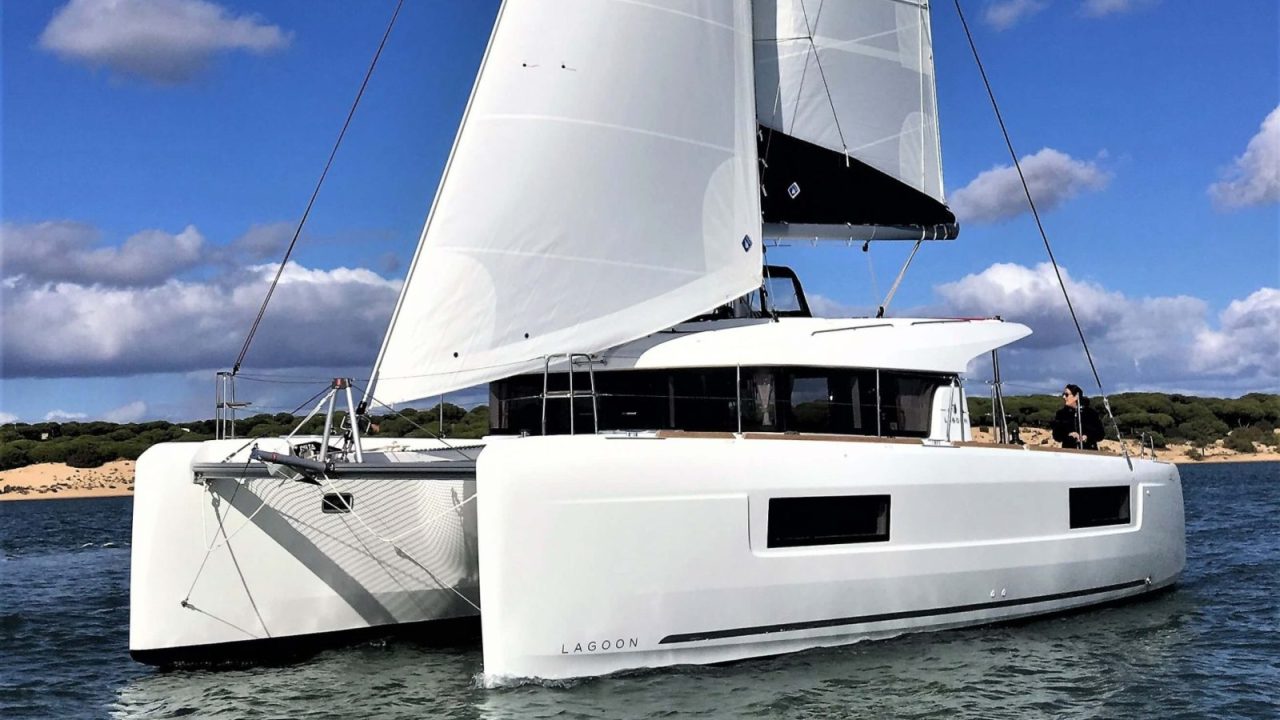 Sea of Cortez vs. Banderas Bay: A Boat Day in Loreto vs. a Puerto Vallarta Yacht Charter