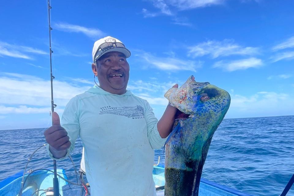 Un dorado a bordo de Loreto Star frente a Loreto